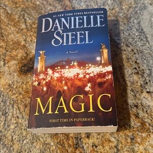 Danielle Steel 'Magic' Paperback Book
